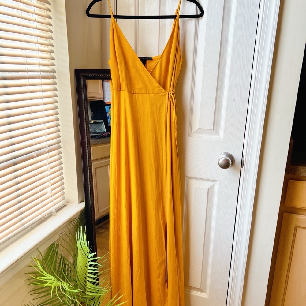 F21 Formal Flowy Maxi Wrap Dress - Picture 6 of 8